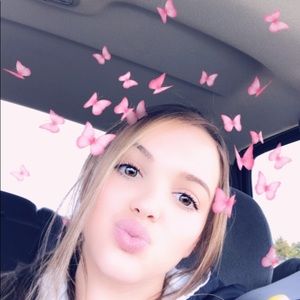 Meet your Posher, Danielle